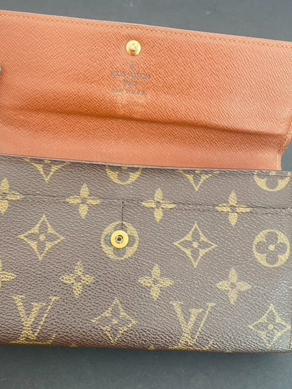 Louis Vuitton Monogram Sarah Wallet - Picture 5 of 16